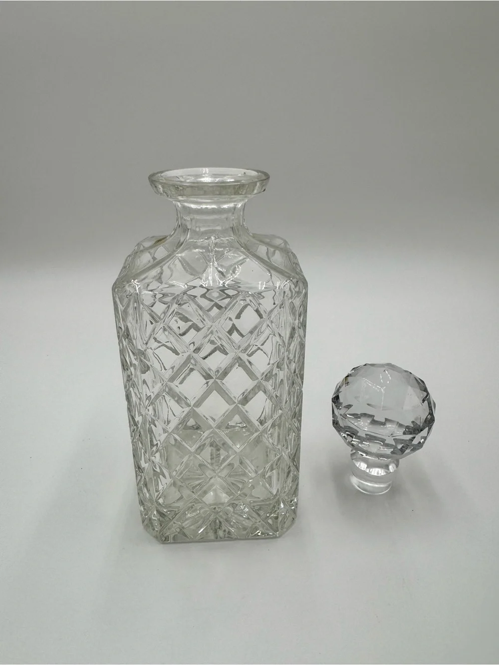 Classic Clear 24%+ Lead Crystal Cut Glass Decanter  w/Faceted Stopper Yugoslavia